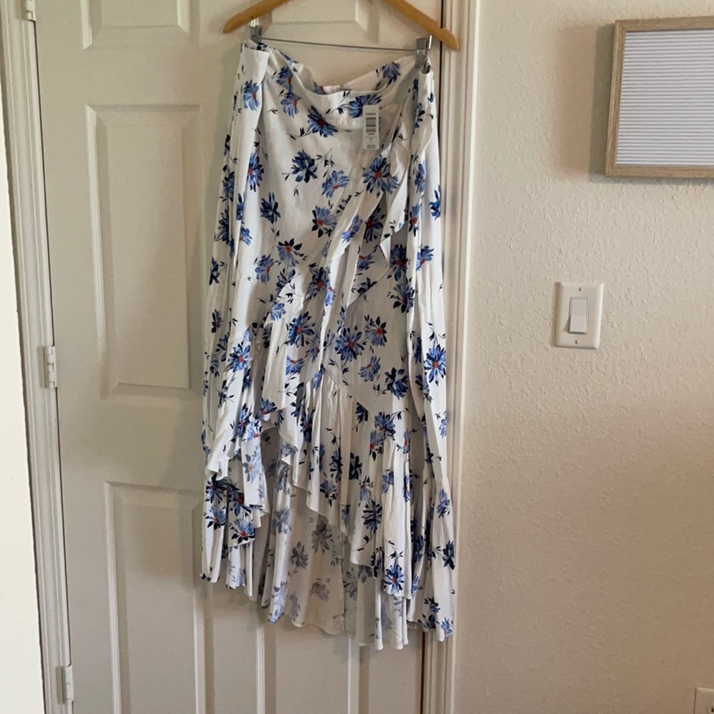 NWT sz 4 Torrid HiLo Challis Maxi skirt